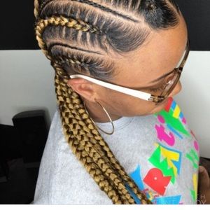 Meet your Posher, Monique